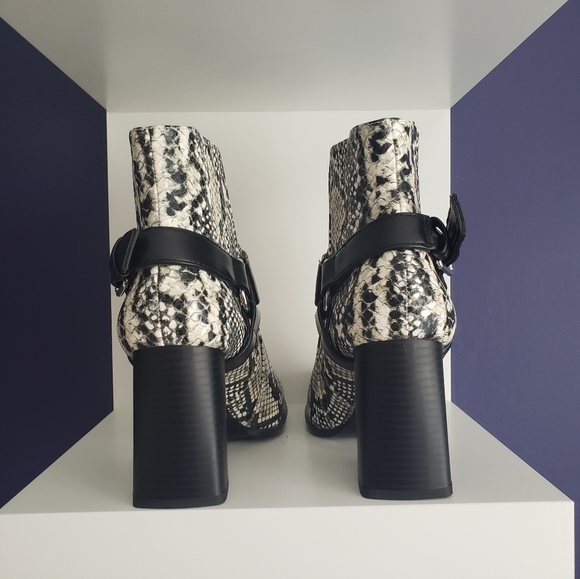 BCBG Generation Python Bootie size 7 - Picture 4 of 7